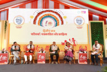 रायपुर साहित्य महोत्सव : वरिष्ठ पत्रकारों और साहित्यकारों ने साझा मूल्यों पर किया विमर्श