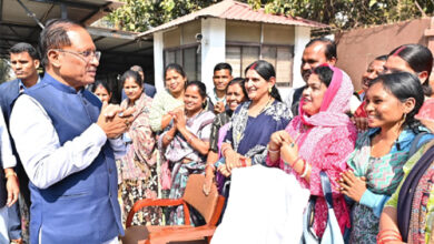 मुख्यमंत्री ने बस्तर संभाग के पंचायत प्रतिनिधियों को महाराष्ट्र अध्ययन भ्रमण के लिए किया रवाना