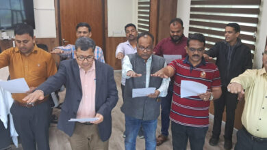 स्वास्थ्य भवन में राष्ट्रीय मतदाता दिवस पर ली गई मतदान के प्रति प्रतिबद्धता की शपथ स्वास्थ्य भवन में राष्ट्रीय मतदाता दिवस पर ली गई मतदान के प्रति प्रतिबद्धता की शपथ