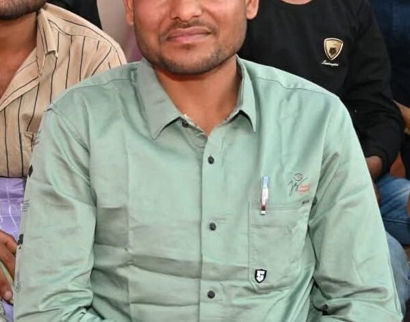 श्रम विभाग की नि:शुल्क कोचिंग योजना से बदली जिंदगी, इलेक्ट्रिशियन से पुलिस आरक्षक बने सुरेश लोधी