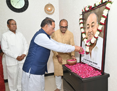 मुख्यमंत्री साय ने स्वर्गीय श्याम सुन्दर अग्रवाल को दी श्रद्धांजलि