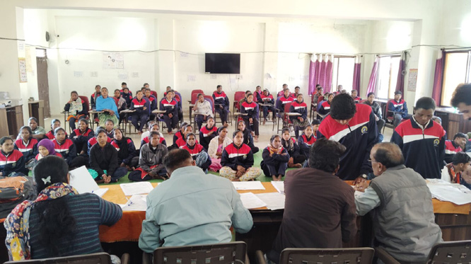 आत्मसमर्पितों का मतदाता सूची में नाम जोडऩे हेतु विशेष मतदाता पंजीयन अभियान का किया आयोजन आत्मसमर्पितों का मतदाता सूची में नाम जोडऩे हेतु विशेष मतदाता पंजीयन अभियान का किया आयोजन