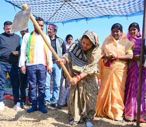 मंत्री राजवाड़े ने सूरजपुर में 15.50 करोड़ के कार्यों का किया शुभारंभ