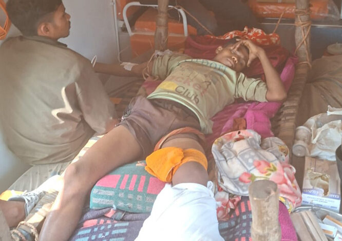 नक्सलियों द्वारा लगाए गए प्रेशर आईईडी विस्फोट से नाबालिग हुआ घायल नक्सलियों द्वारा लगाए गए प्रेशर आईईडी विस्फोट से नाबालिग हुआ घायल