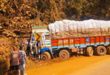 ट्रक ने पिकअप को मारी टक्कर, तीन की मौत