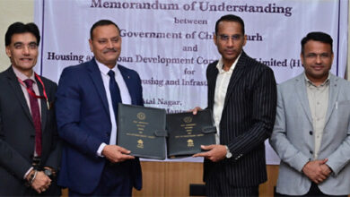आवास और बुनियादी ढांचा विकास के लिए एम.ओ.यू. पर हस्ताक्षर