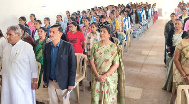 वंदे मातरम गान की 150वीं वर्षगांठ पर गुरुकुल महिला महाविद्यालय में हुआ सामूहिक गायन