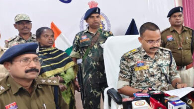 5 लाख की इनामी नक्सली भूमिका ने किया आत्मसमर्पण, प्रोत्साहन के रुप में मिला 50 हजार