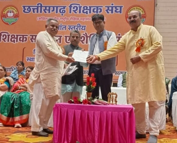 शिक्षा से ही राष्ट्र का भविष्य बदलता है, शिक्षक इसकी धुरी हैं : वित्त मंत्री चौधरी शिक्षा से ही राष्ट्र का भविष्य बदलता है, शिक्षक इसकी धुरी हैं : वित्त मंत्री चौधरी