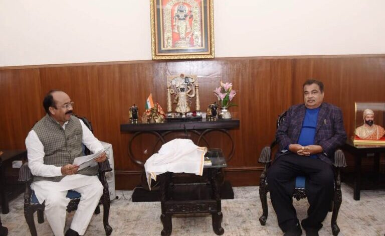 मुंबई-नागपुर समृद्धि मार्ग का विस्तार रायपुर तक करने साव ने गड़करी के समक्ष रखा प्रस्ताव