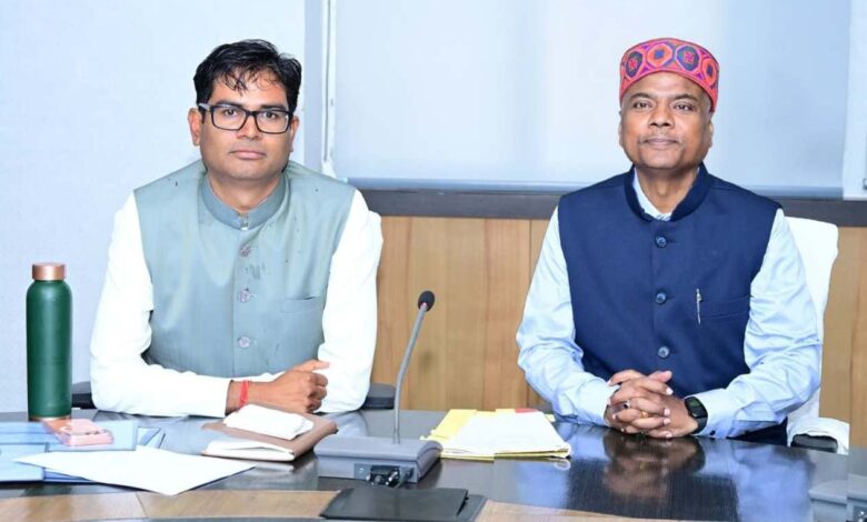 वित्त मंत्री चौधरी ने मंत्री कश्यप के विभागों के बजट तैयारियों पर की चर्चा