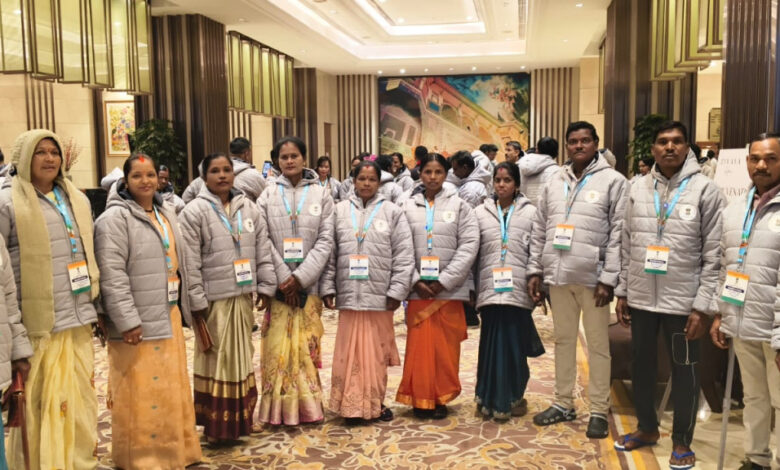 गणतंत्र दिवस अभिनंदन समारोह में छत्तीसगढ़ की 6 दीदियां भी हुईं शामिल गणतंत्र दिवस अभिनंदन समारोह में छत्तीसगढ़ की 6 दीदियां भी हुईं शामिल