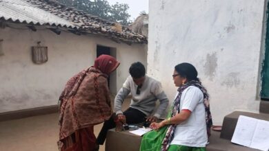 स्वास्थ्य विभाग की नवाचारी पहल से दुर्गम क्षेत्रों में बुजुर्गों तक पहुँचा आयुष्मान कवच