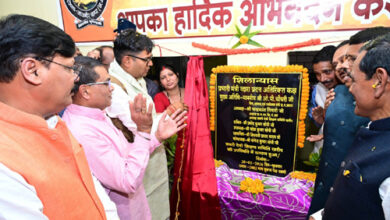 वित्त मंत्री चौधरी शासकीय लक्ष्मणेश्वर स्नातकोत्तर महाविद्यालय खरौद के हीरक जयंती समारोह में हुए शामिल