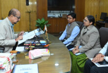 राज्यपाल डेका ने गोद ग्रामों में आजीविका कार्यो को गति देने के दिए निर्देश