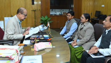 राज्यपाल डेका ने गोद ग्रामों में आजीविका कार्यो को गति देने के दिए निर्देश