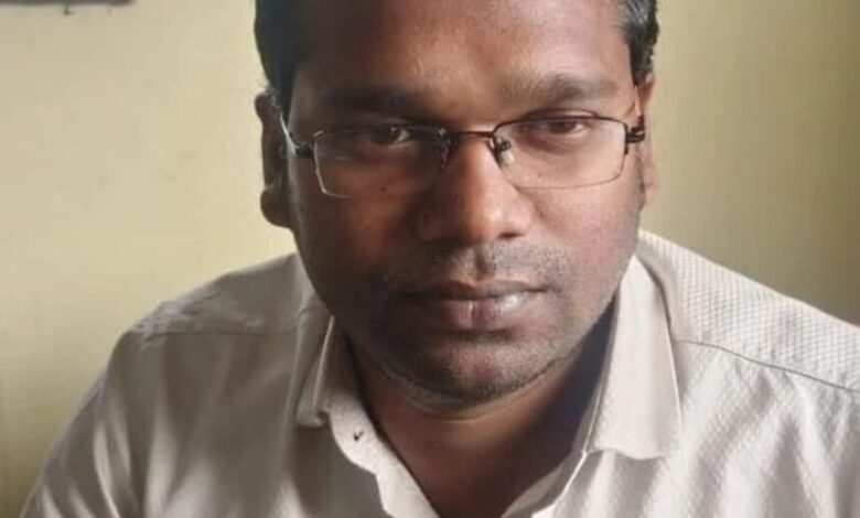 50 हजार रिश्वत लेते बिजली विभाग का सहायक अभियंता गिरफ्तार 50 हजार रिश्वत लेते बिजली विभाग का सहायक अभियंता गिरफ्तार