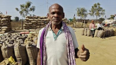 सुव्यवस्थित केंद्रों में धान बेचकर खिले किसानों के चेहरे