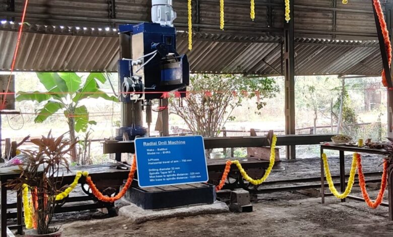 बिजली कर्मियों ने 60 साल पुरानी जर्मन मशीन को अपने कौशल से किया पुनर्जीवित