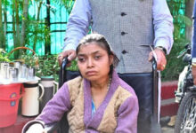 मुख्यमंत्री ने जनदर्शन में प्रदान किया बैटरी ट्राइसिकल, व्हीलचेयर और श्रवण यंत्र