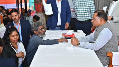 60 वर्षीय अविवाहित श्रमिक हनुमंत का नहीं बना था राशन कार्ड, जनदर्शन में मुख्यमंत्री ने दिए बनाने के निर्देश