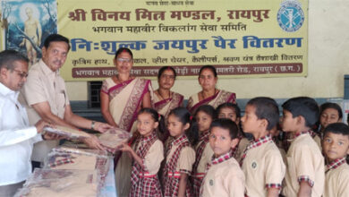 श्री विनय विद्या मंदिर में 150 छात्र – छात्राओं को गणवेश, बेल्ट व शूज वितरित