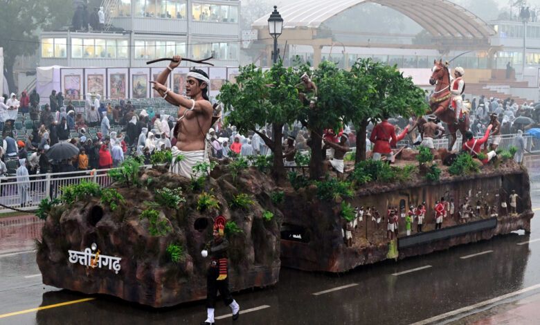 देश के पहले जनजातीय डिजिटल संग्रहालय की थीम पर कर्तव्य पथ पर सजी छत्तीसगढ़ की झांकी देश के पहले जनजातीय डिजिटल संग्रहालय की थीम पर कर्तव्य पथ पर सजी छत्तीसगढ़ की झांकी