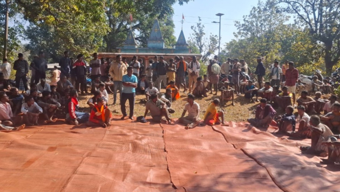 पालनार में ग्रामीणों ने अवैध धर्मांतरण के खिलाफ व अपनी मूल परंपरा को बचाने का लिया संकल्प