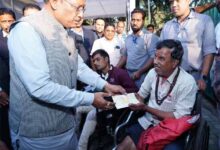 व्यांग प्रवीण को पुत्री की शादी के लिए मिला 20 हजार का तत्कालीक सहायता