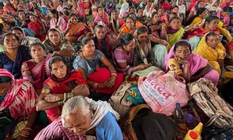 अभनपुर में मध्यान्ह भोजन रसोइयों पर कार्रवाई, आंदोलन के बाद दर्ज हुआ मामला अभनपुर में मध्यान्ह भोजन रसोइयों पर कार्रवाई, आंदोलन के बाद दर्ज हुआ मामला