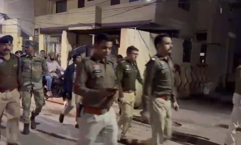असामाजिक तत्वों पर शिकंजा, रायपुर मध्य जोन में पुलिस का बड़ा अभियान असामाजिक तत्वों पर शिकंजा, रायपुर मध्य जोन में पुलिस का बड़ा अभियान