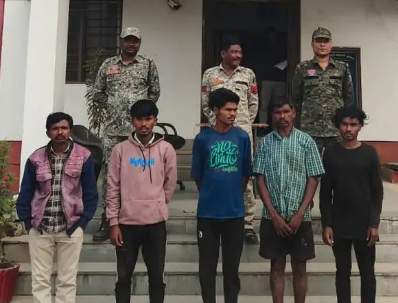 तेलंगाना के बूचड़खाना ले जा रहे 56 गौवंश के साथ 5 युवक गिरफ्तार