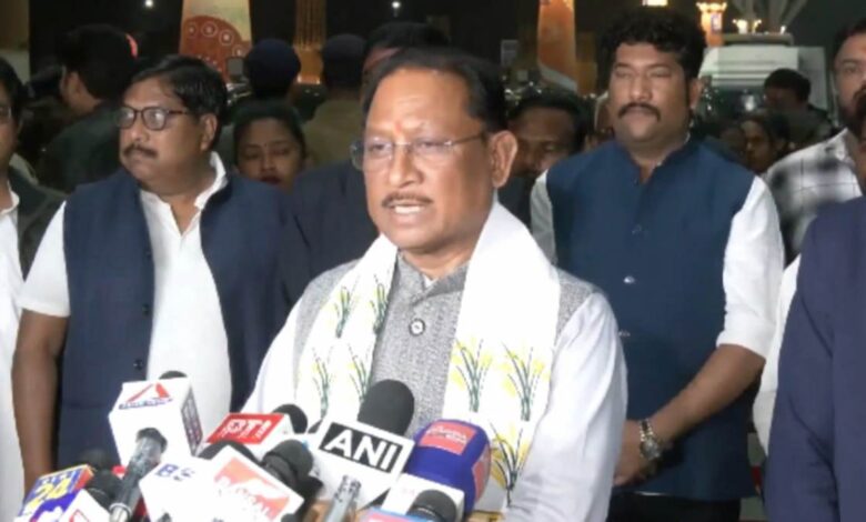 धान खरीदी मुद्दे पर CM साय बोले– कांग्रेस सिर्फ विरोध की राजनीति कर रही है धान खरीदी मुद्दे पर CM साय बोले– कांग्रेस सिर्फ विरोध की राजनीति कर रही है