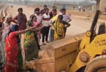 अतिक्रमण हटाने की कार्रवाई पर स्थानीय और जनप्रतिनिधियों का विरोध