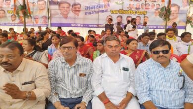 मनरेगा को कमजोर करने के आरोप में कांग्रेस का रायपुर में विरोध प्रदर्शन