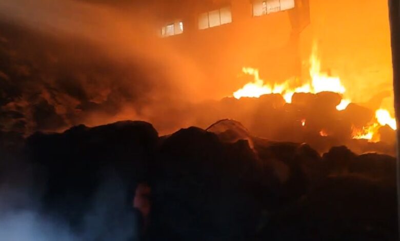 नर्सरहा बीज भंडार में भीषण आग, लाखों रुपये के धान जलकर राख