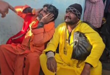 बेहोश व्यक्ति पर साधुओं की कार्रवाई, ग्रामीणों ने लिया मामला अपने हाथ में