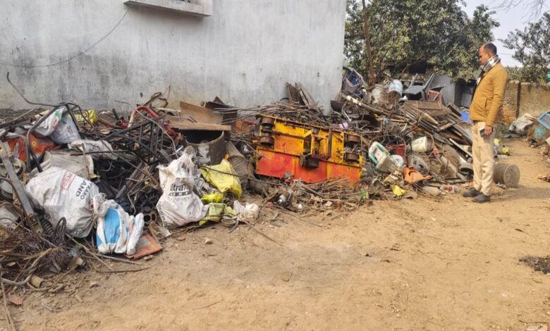 रायगढ़ में अवैध कबाड़ कारोबार पर बड़ी कार्रवाई17 गिरफ्तार, 4.9 करोड़ की संपत्ति जब्त रायगढ़ में अवैध कबाड़ कारोबार पर बड़ी कार्रवाई17 गिरफ्तार, 4.9 करोड़ की संपत्ति जब्त