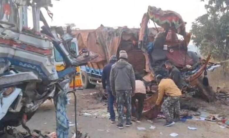 कांकेर में नेशनल हाईवे-30 पर भीषण ट्रक टक्कर, तीन की मौत, यातायात ठप
