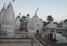 अमरकंटक में श्रद्धा की अनोखी परंपरा पत्थरों से बनते हैं सपनों के घर