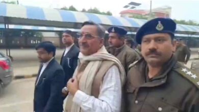 अंबेडकर पोस्टर जलाने के मामले में हाईकोर्ट ने एडवोकेट अनिल मिश्रा को जमानत दी