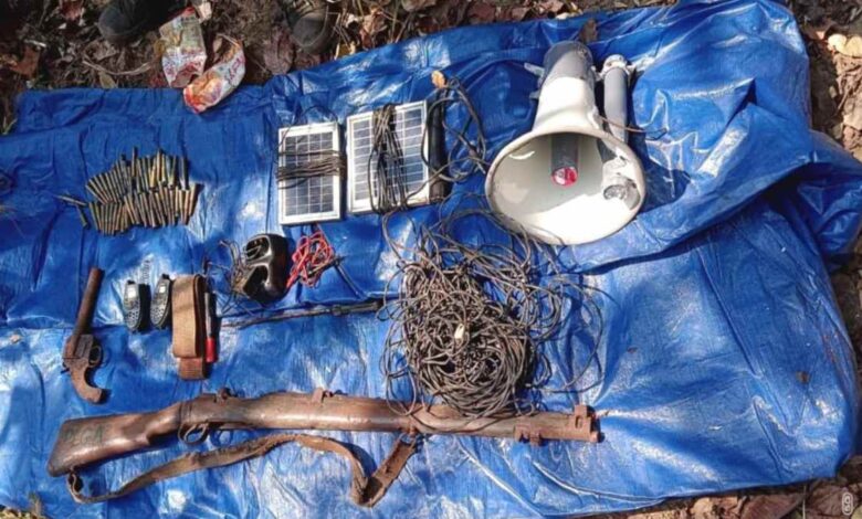 एंटी-नक्सल ऑपरेशन में लूटी गई राइफल समेत भारी हथियार बरामद