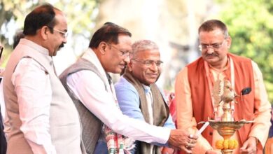 रायपुर साहित्य उत्सव 2026 का भव्य शुभारंभ, देशभर के साहित्यकार जुटे रायपुर साहित्य उत्सव 2026 का भव्य शुभारंभ, देशभर के साहित्यकार जुटे