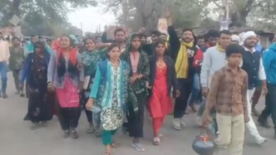 अंतर्जातीय विवाह विवाद पर आदिवासी समाज का विधायक मुरली भंवरा के खिलाफ विरोध