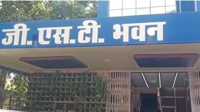 सीबीआई जांच में पकड़े गए GST अधिकारी सोमेन गोस्वामी पर कार्रवाई