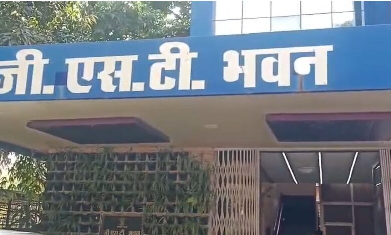 सीबीआई जांच में पकड़े गए GST अधिकारी सोमेन गोस्वामी पर कार्रवाई सीबीआई जांच में पकड़े गए GST अधिकारी सोमेन गोस्वामी पर कार्रवाई