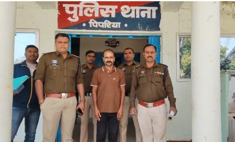 पारिवारिक विवाद में हंसिया से हमला, गंगोत्री योगी गंभीर, आरोपी गिरफ्तार पारिवारिक विवाद में हंसिया से हमला, गंगोत्री योगी गंभीर, आरोपी गिरफ्तार