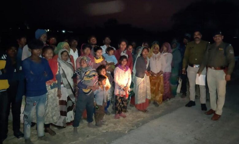 500 रुपये मजदूरी का झांसा, विदिशा पुलिस ने छुड़ाए 20 मजदूर