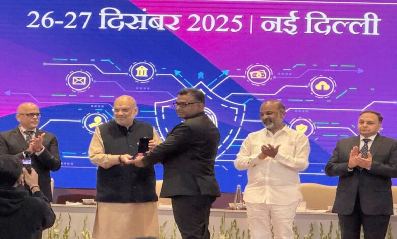 छत्तीसगढ़ के ईओडब्ल्यू–एसीबी प्रमुख को केंद्रीय गृह मंत्री ने किया सम्मानित छत्तीसगढ़ के ईओडब्ल्यू–एसीबी प्रमुख को केंद्रीय गृह मंत्री ने किया सम्मानित