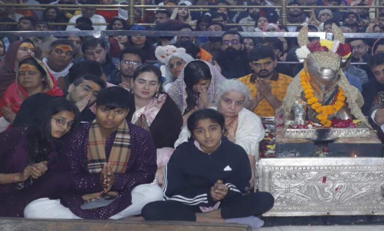 महिला क्रिकेट टीम की खिलाड़ी क्रांति गौड़ ने उज्जैन के महाकालेश्वर मंदिर में दर्शन किए